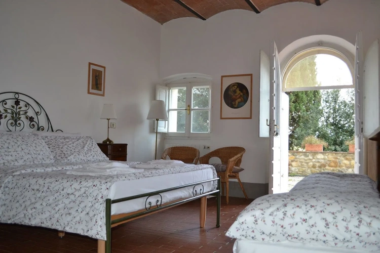 Standard Triple room