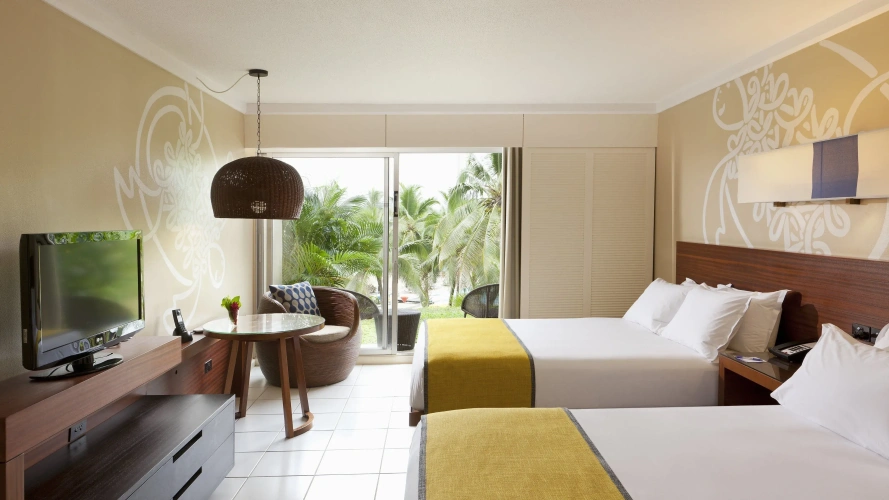 Standard Quadruple room with view