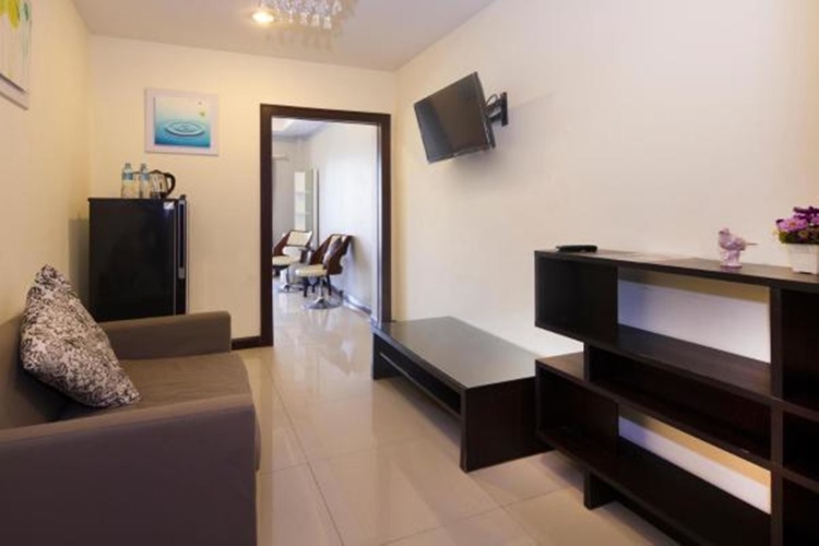 2 Bedrooms Apartment