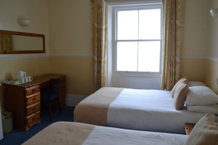 Standard Twin room with sea view