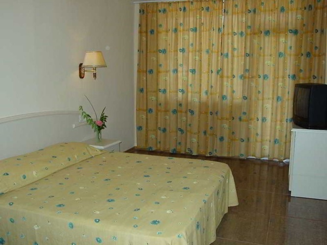 1 Bedroom Apartment with balcony
