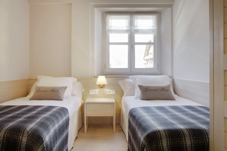 3 Bedrooms Apartment