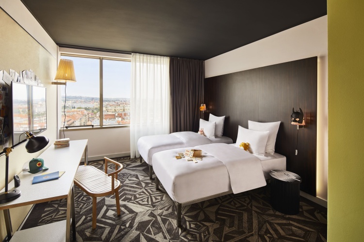 Large Mama Twin room
