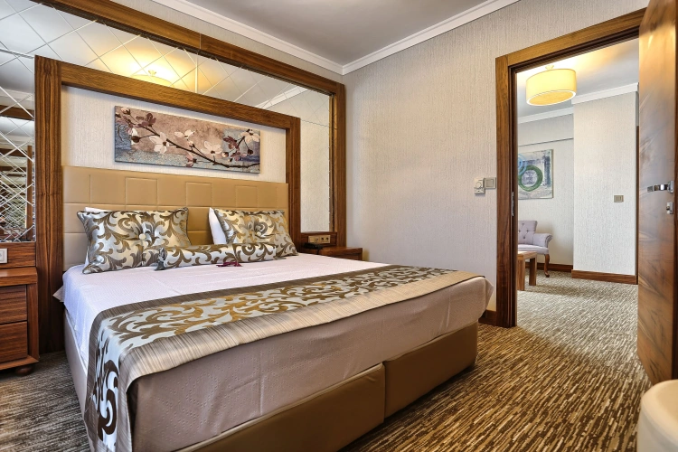 Quadruple Suite