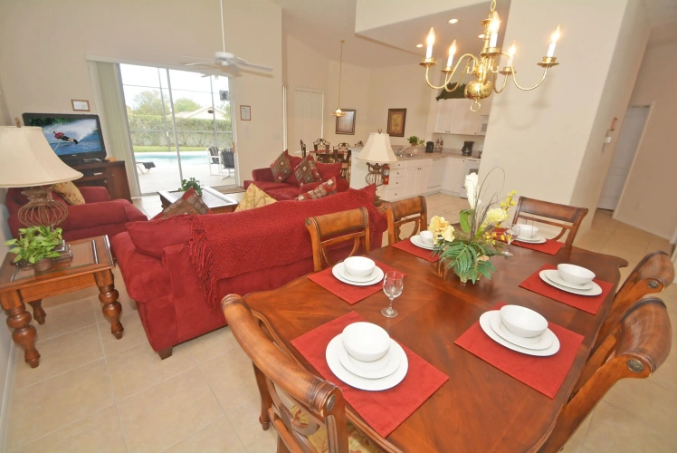 4 Bedrooms Villa