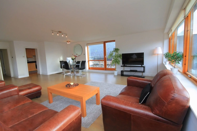 3 Bedrooms Deluxe Apartment