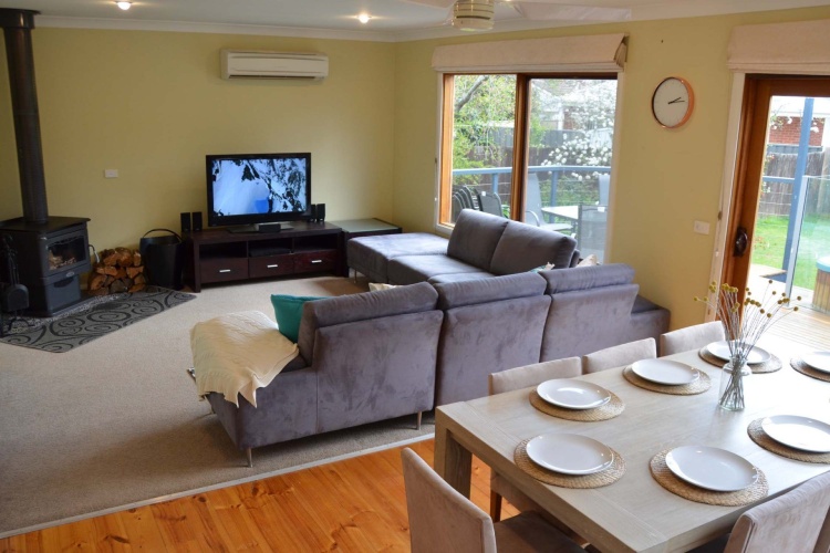 4 Bedrooms Cottage