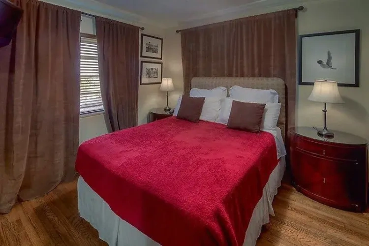 5 Bedrooms Luxury Villa