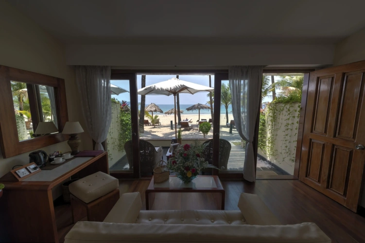 Deluxe Bungalow beachfront