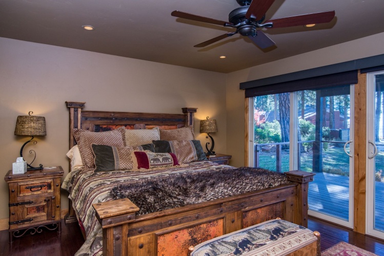 4 Bedrooms Standard Double room with balcony and with lake view