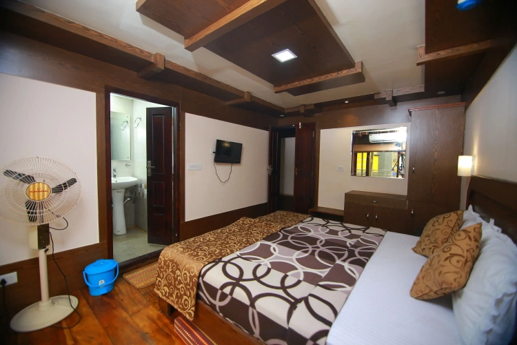Deluxe Chalet