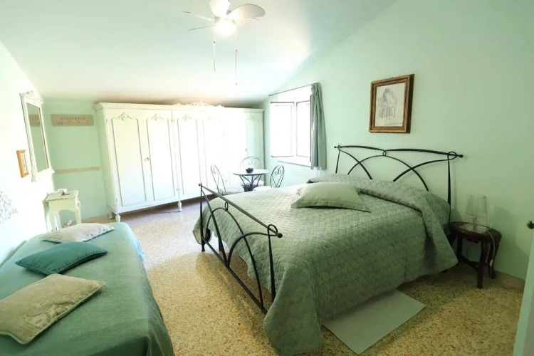 Classic Triple room