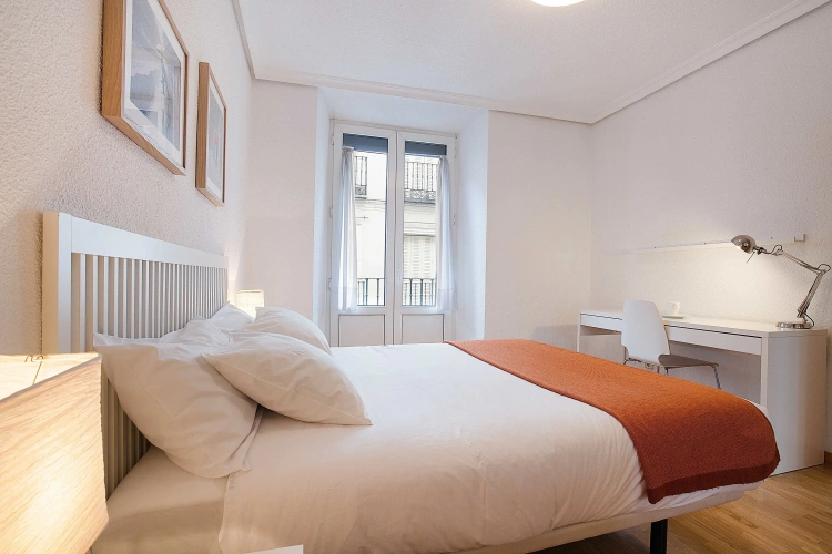 2 Bedrooms Quadruple Apartment