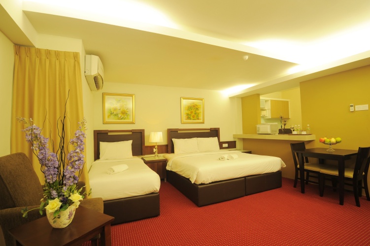 Deluxe Triple Suite