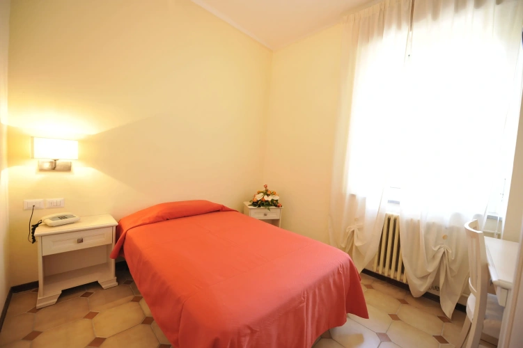 Standard Quadruple room with view