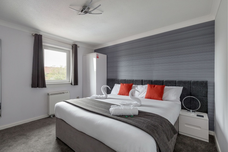 2 Bedrooms Apartment