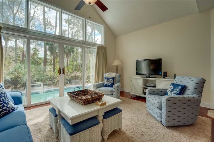 4 Bedrooms Cottage with balcony