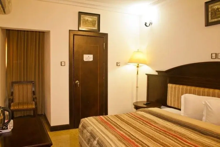 Standard Single room with pool view