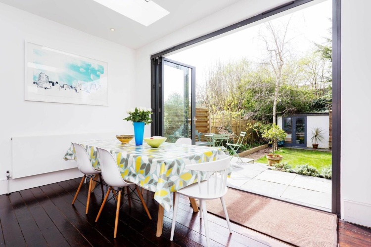4 Bedrooms Cottage