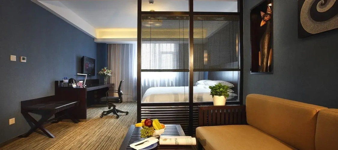 Business Triple Suite
