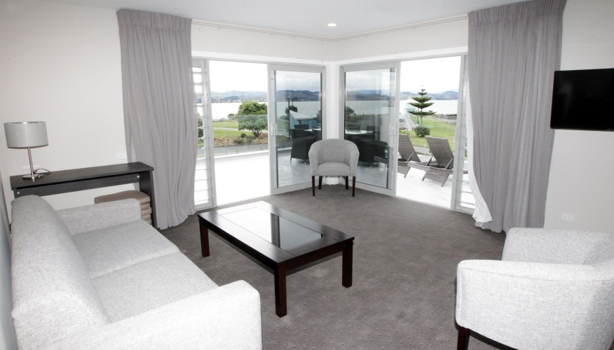 1 Bedroom Premium Suite with balcony and with ocean view