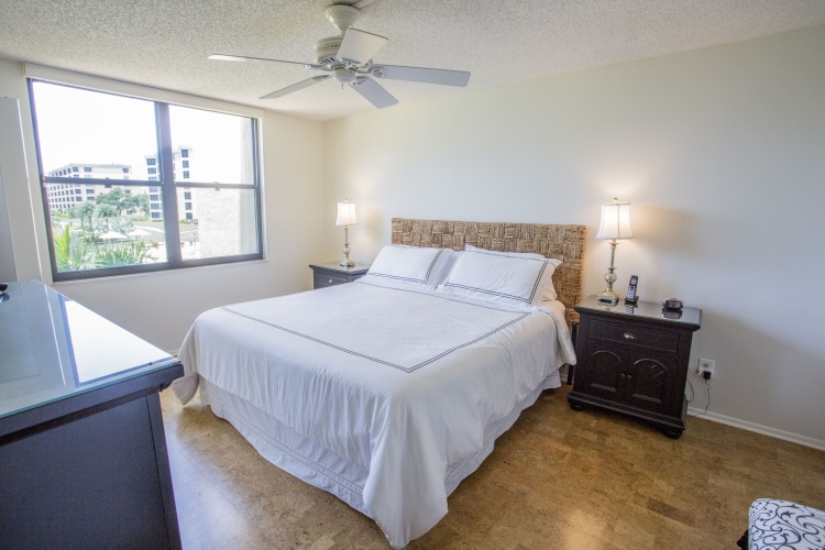 2 Bedrooms Standard Club room with balcony
