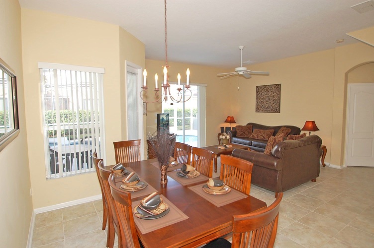 4 Bedrooms Villa