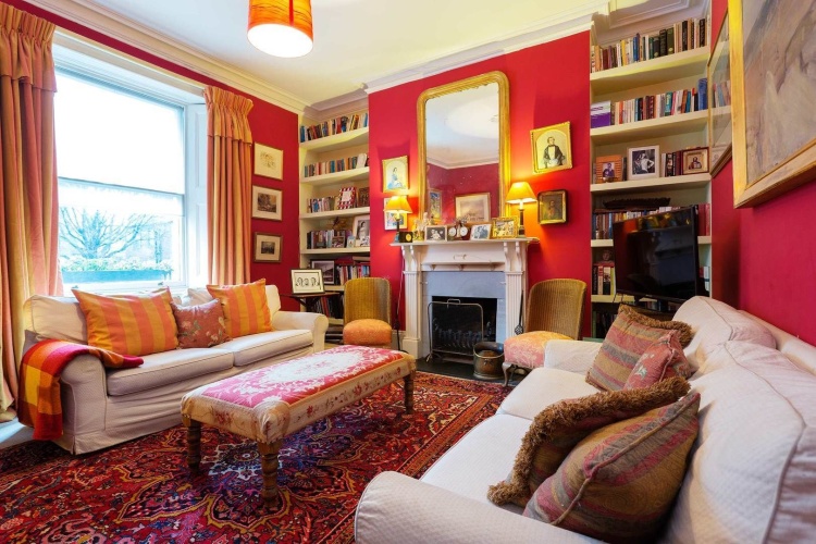 5 Bedrooms Cottage