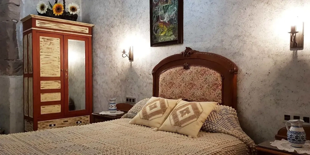 4 Bedrooms Cottage