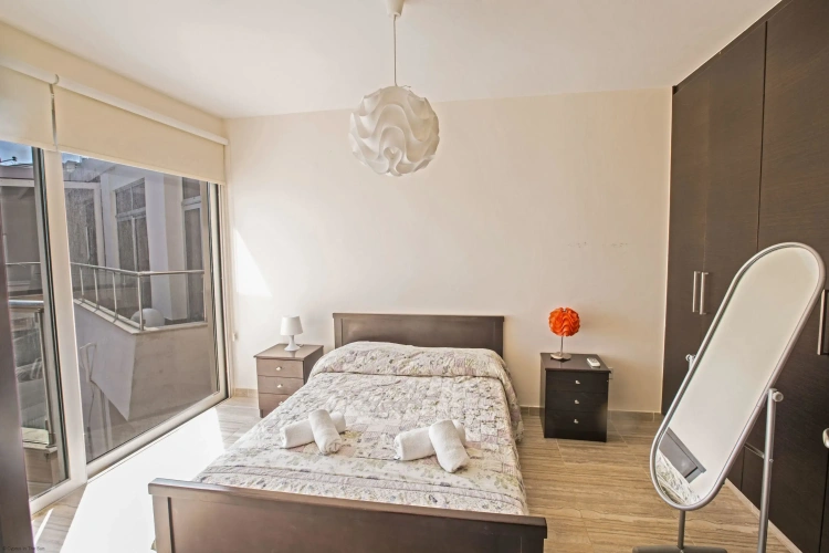2 Bedrooms Apartment