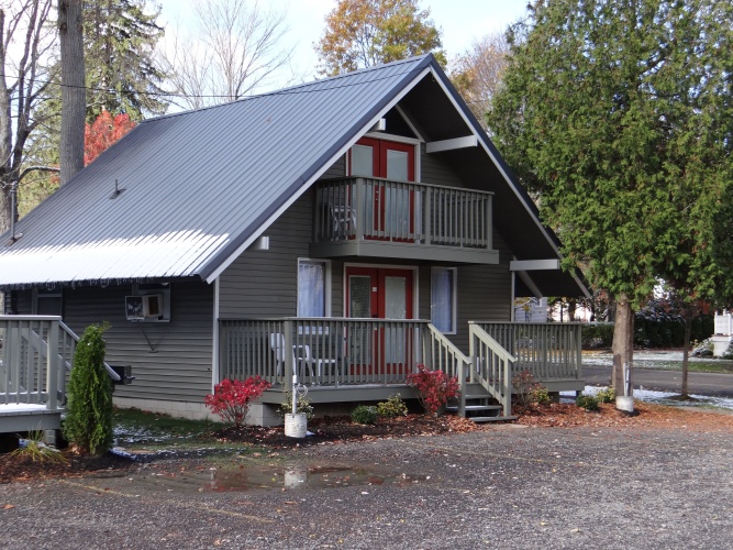 Premier Sextuple Chalet