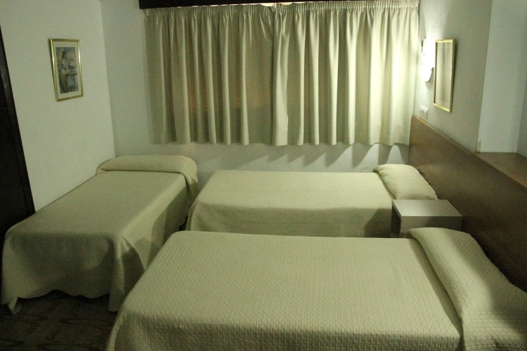 Triple room