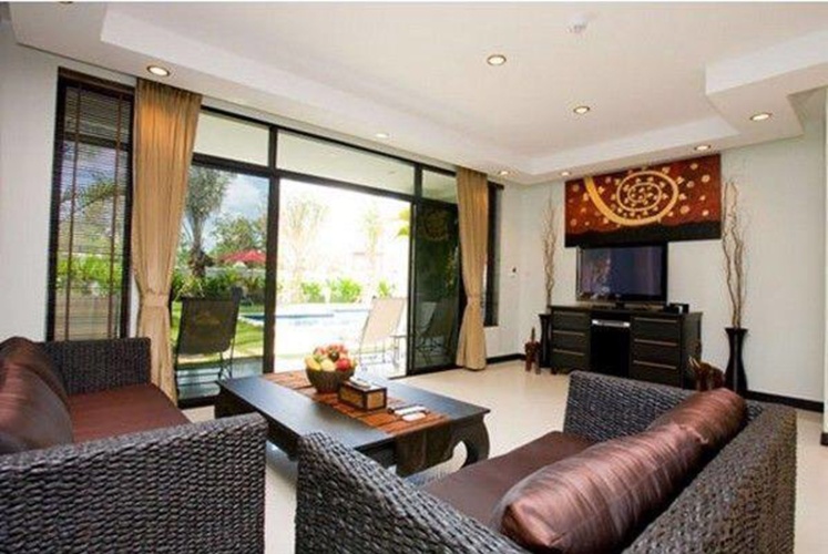 2 Bedrooms Villa