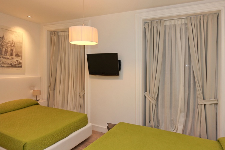 Standard Triple room