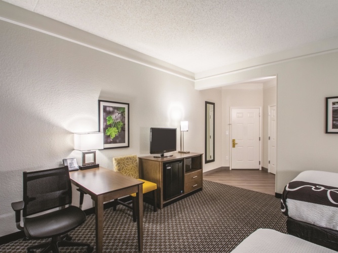 Deluxe Quadruple room