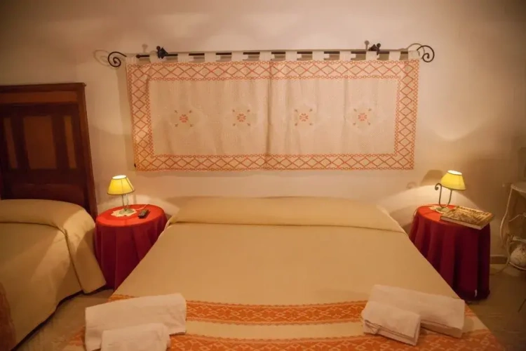 Standard Triple room