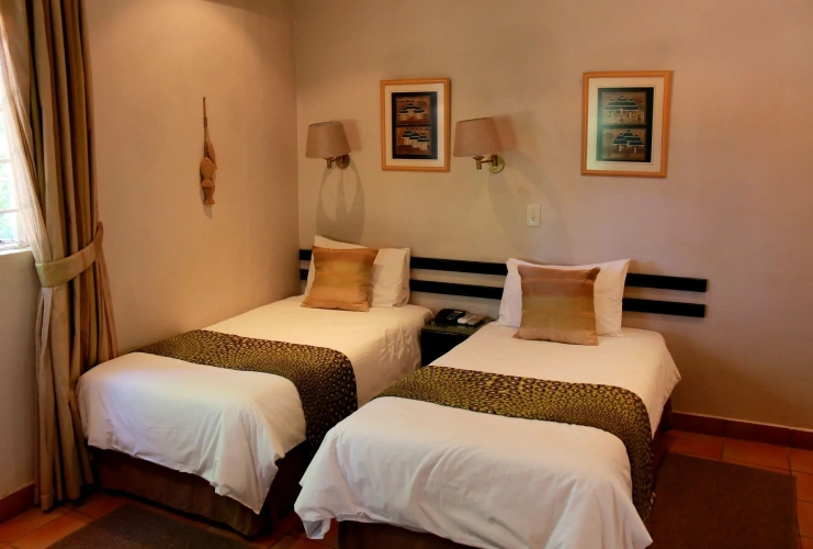 Standard Twin room with garden view