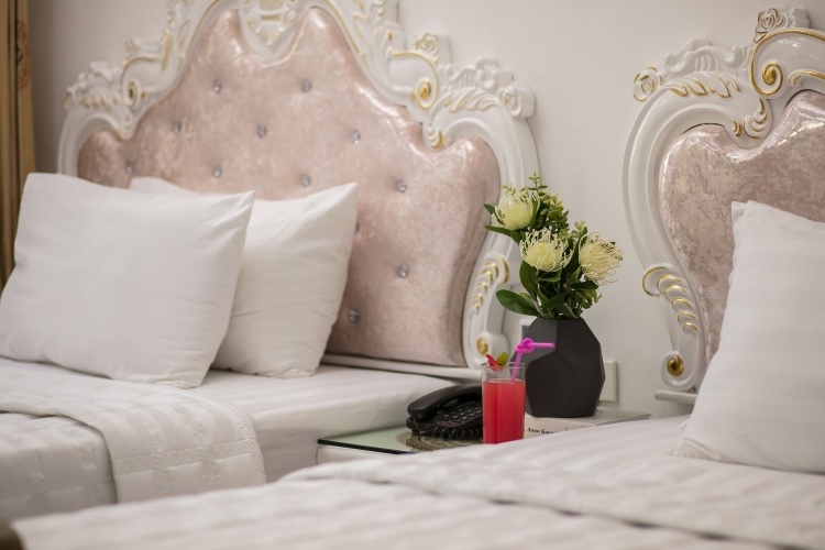 Oriental Triple room with city view or lake view