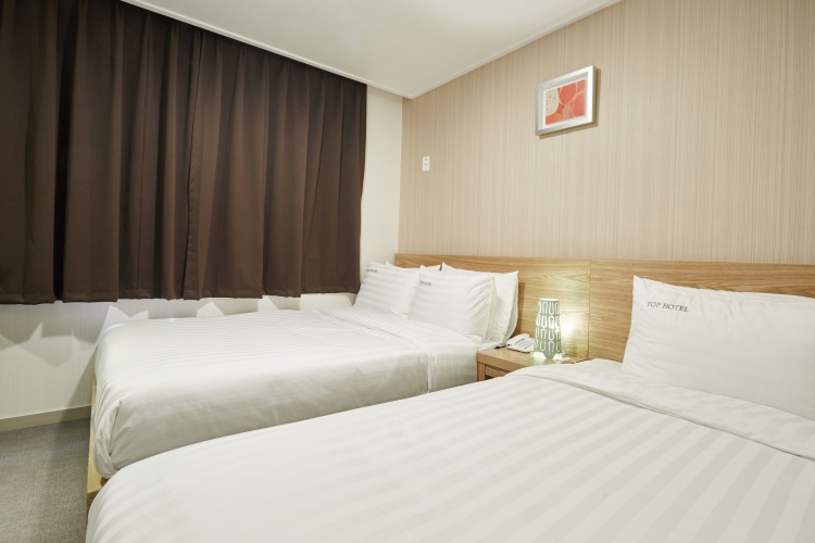 Standard Twin Family room