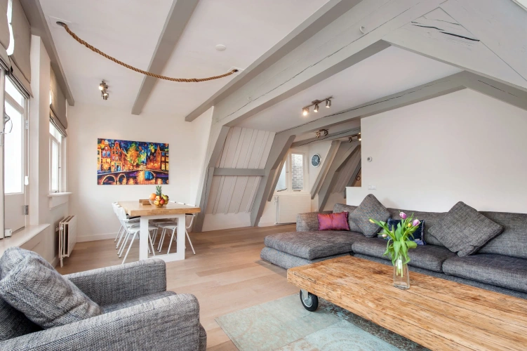 2 Bedrooms Quadruple Apartment with canal view