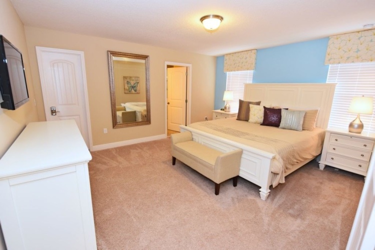 5 Bedrooms Cottage