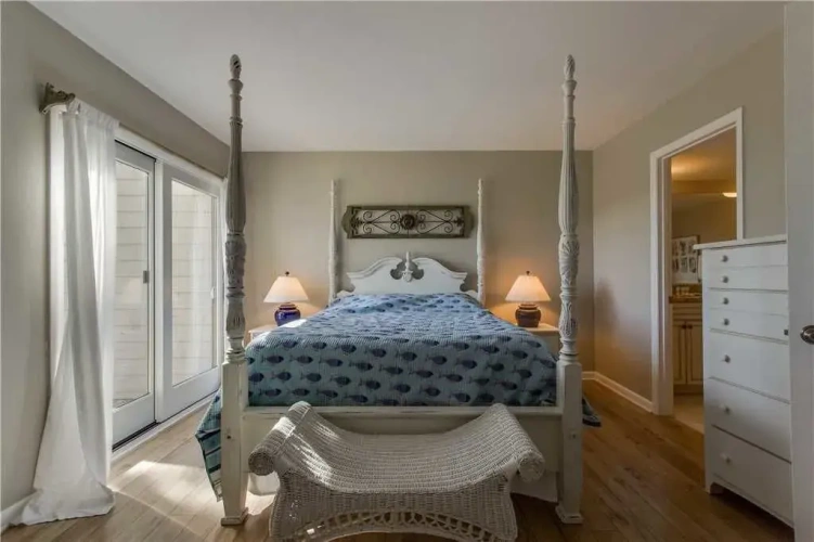 2 Bedrooms Villa