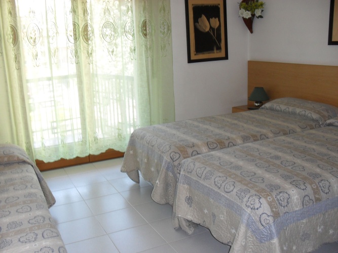 Standard Triple room