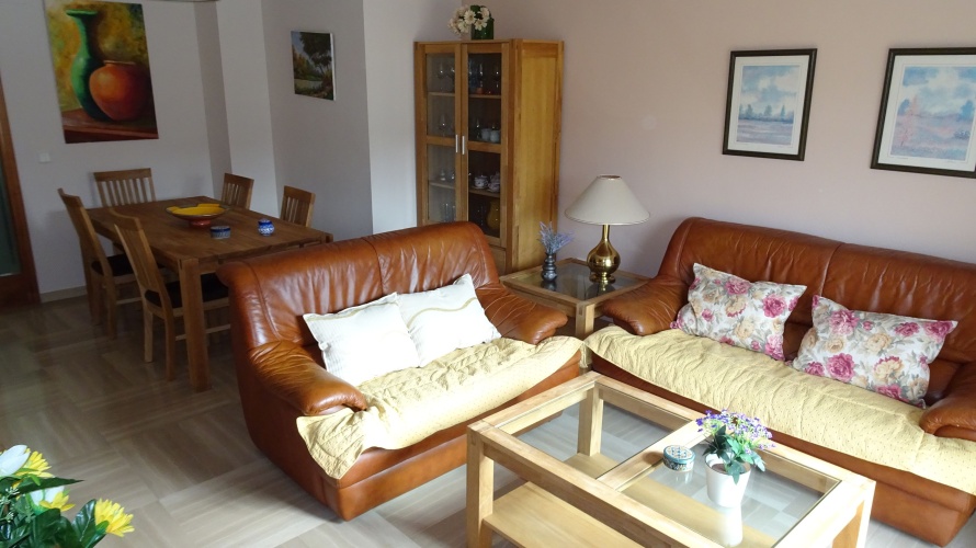 4 Bedrooms Apartment
