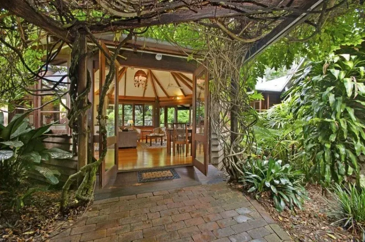 2 Bedrooms Cottage