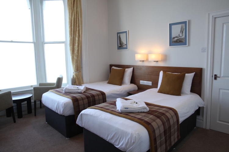 Standard Twin room with sea view