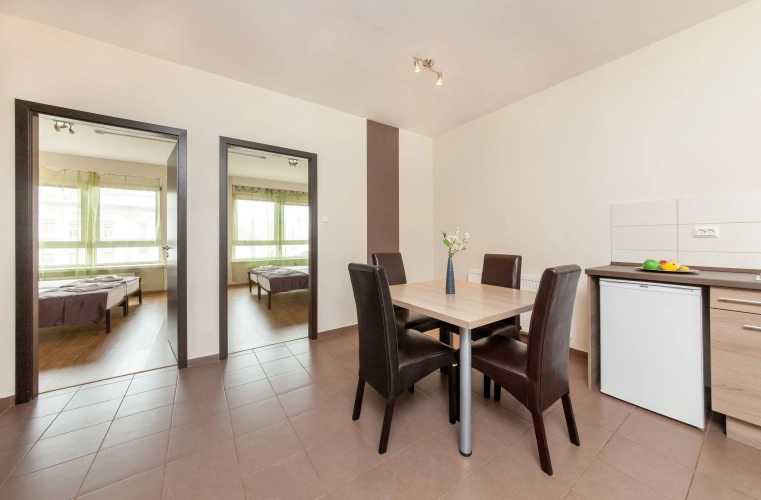 2 Bedrooms Apartment