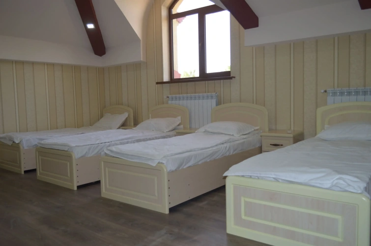 4 Bedrooms Standard Quadruple Family room with city view
