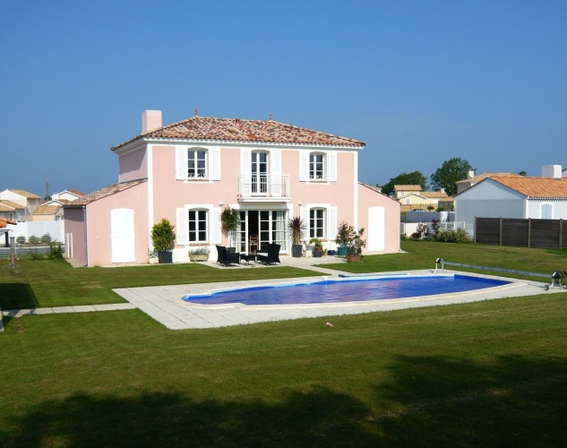 3 Bedrooms Sextuple Villa