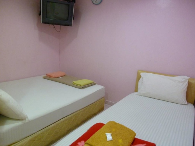 Standard Triple room